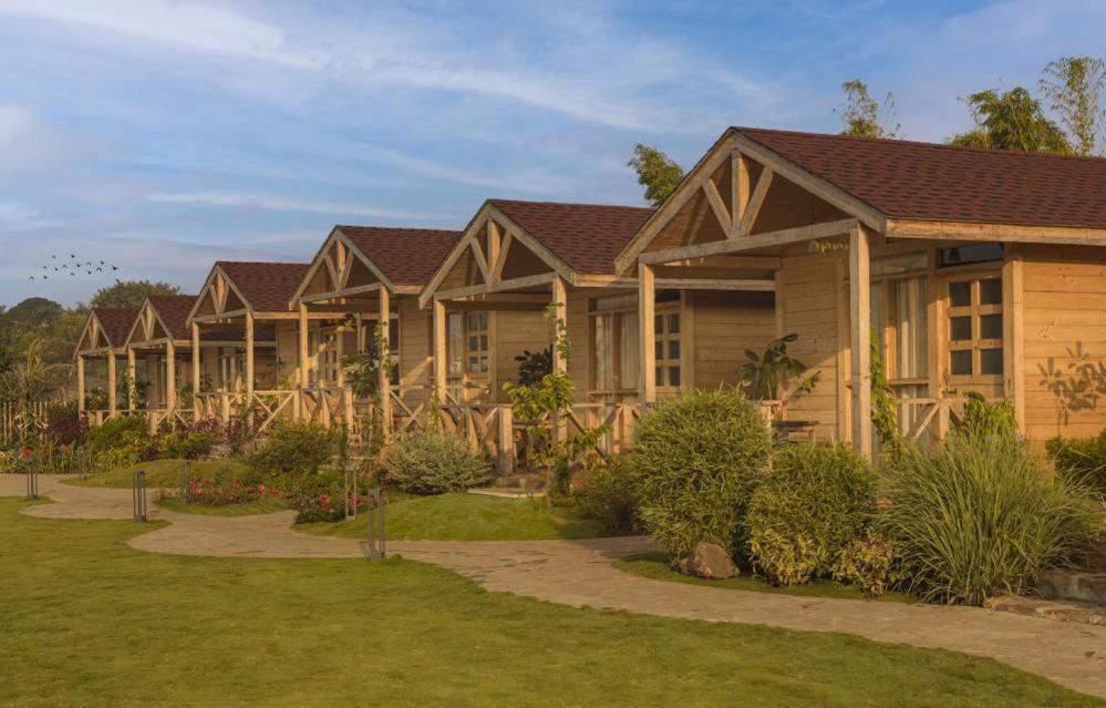 Waterscape Retreat Girnare Exterior photo