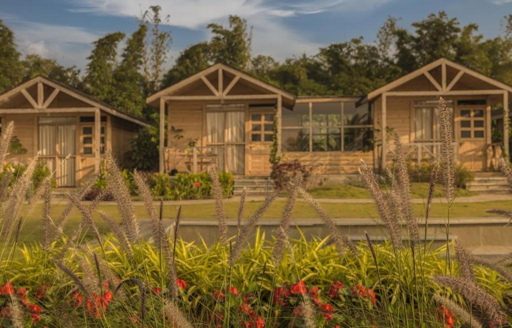 Waterscape Retreat Girnare Exterior photo